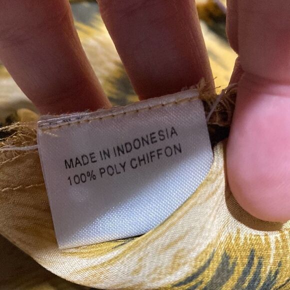 Faith Animal Print Beaded Chiffon Sheer V-Neck Tunic Blouse Size Medium - Picture 9 of 10